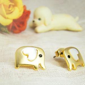 Womens Elephant Earrings Animal Lovely Heart Stud..